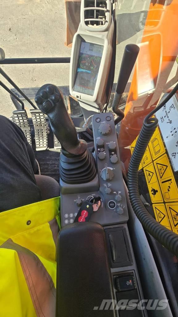 Hitachi ZX 135 US-6 Верижен екскаватор