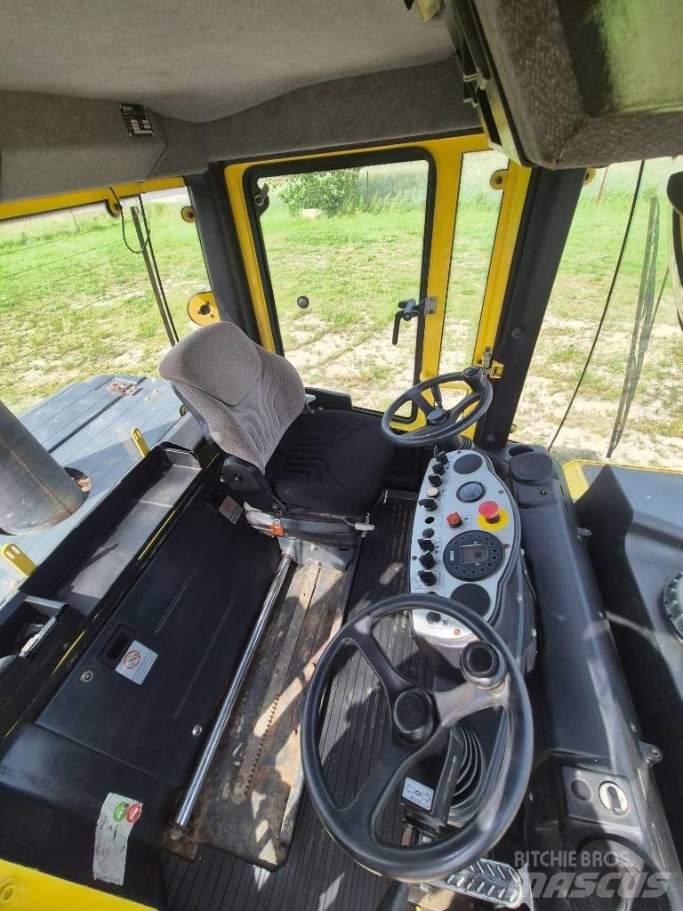 Bomag BW 24 R H Пневматични гумени  ролки
