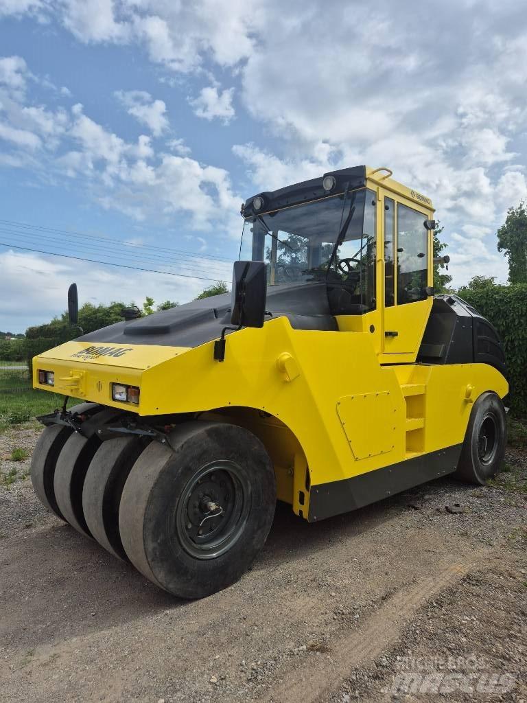 Bomag BW 24 R H Пневматични гумени  ролки
