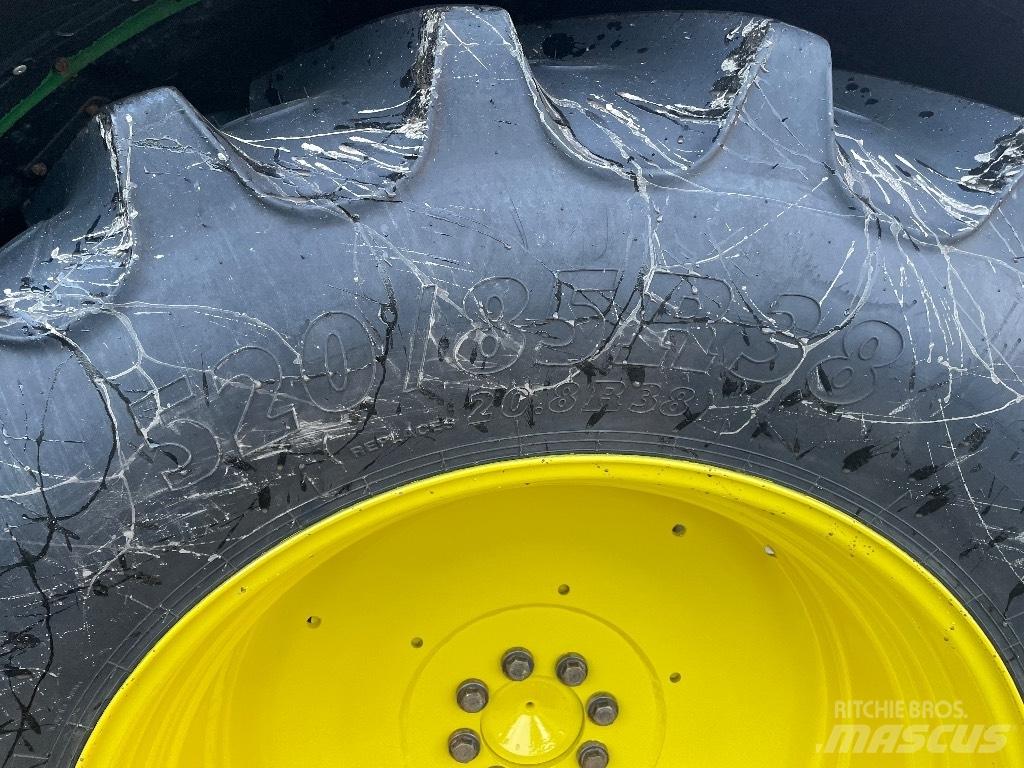 John Deere 6115R Трактори