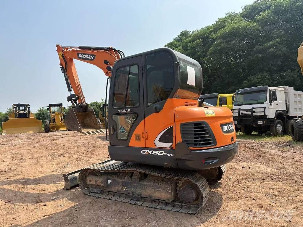 Doosan DX 60 Верижен екскаватор