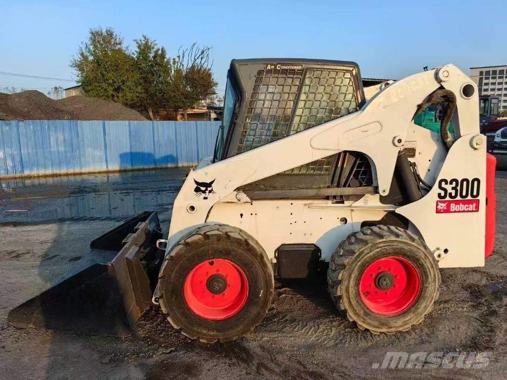 Bobcat S 300 Мини товарачи
