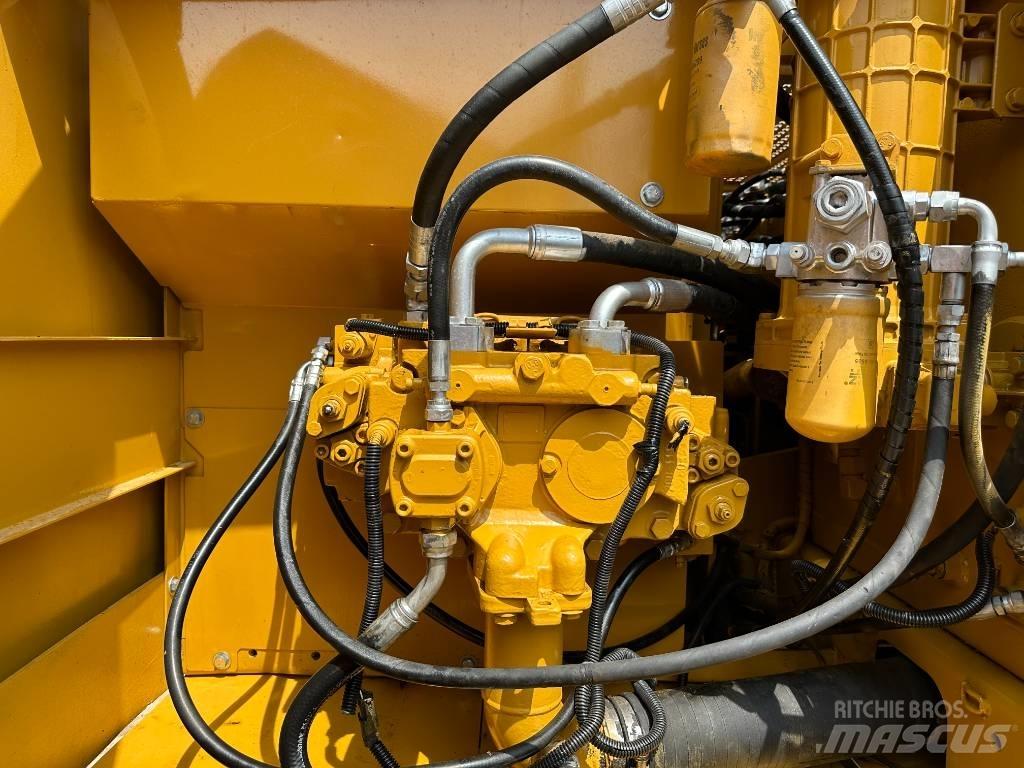CAT CAT320C Средни екскаватори 7т - 12т