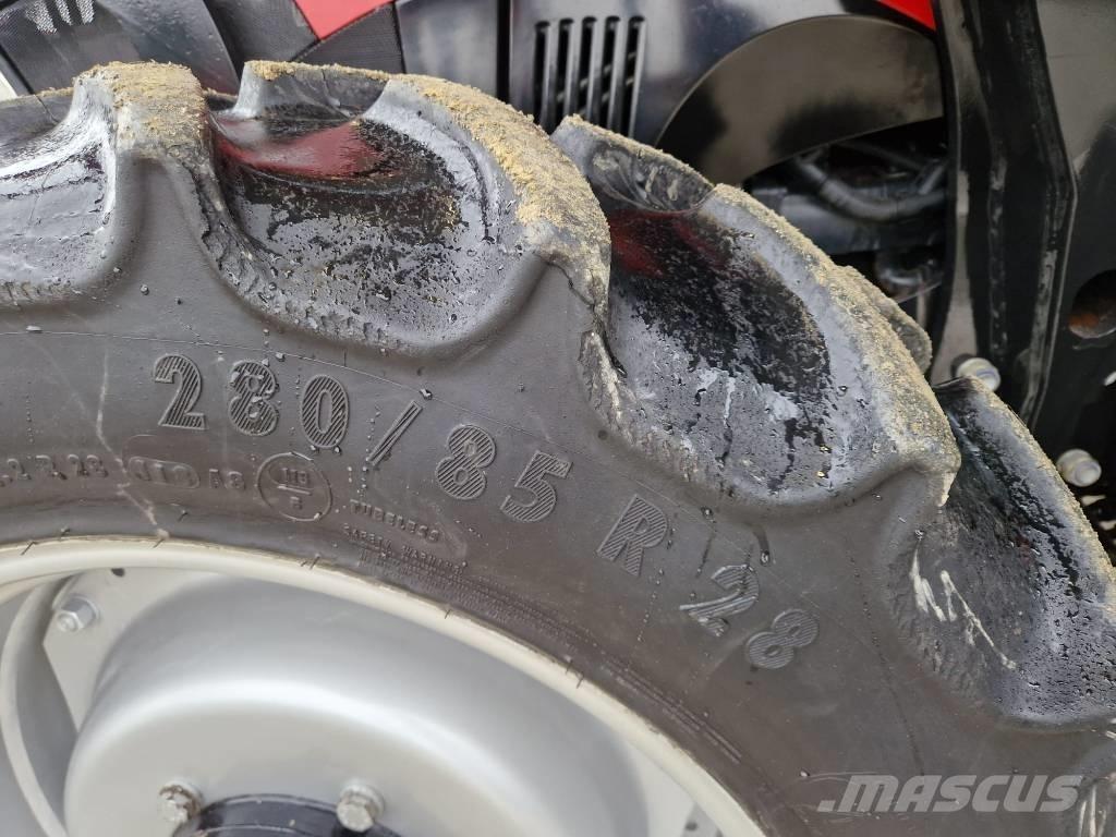 Case IH Farmall 85 C Трактори