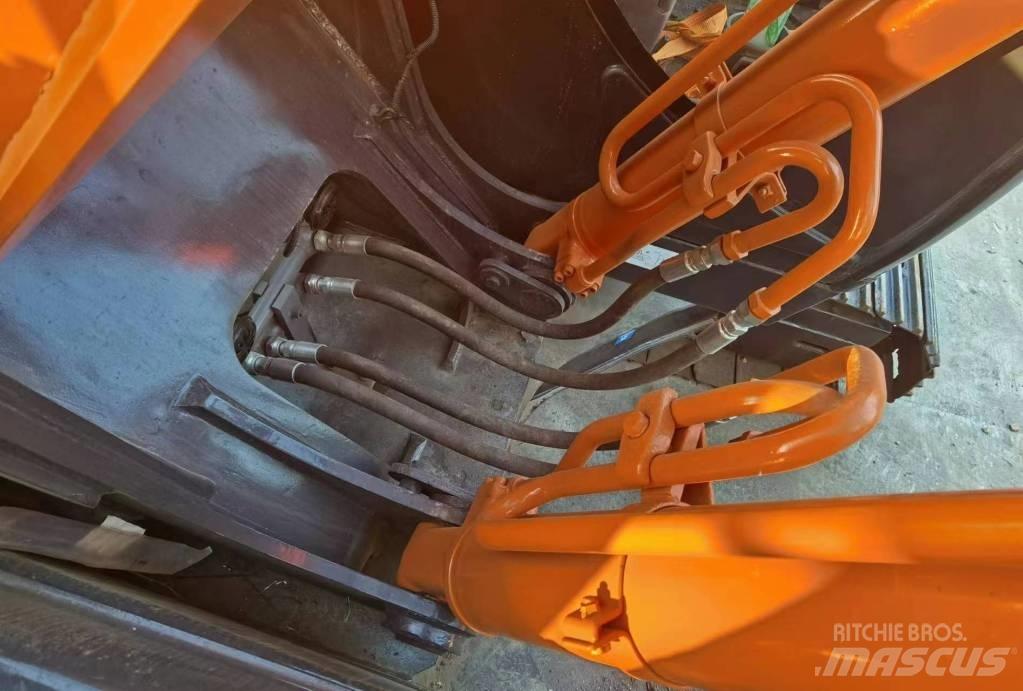 Hitachi ZX 200 Верижен екскаватор