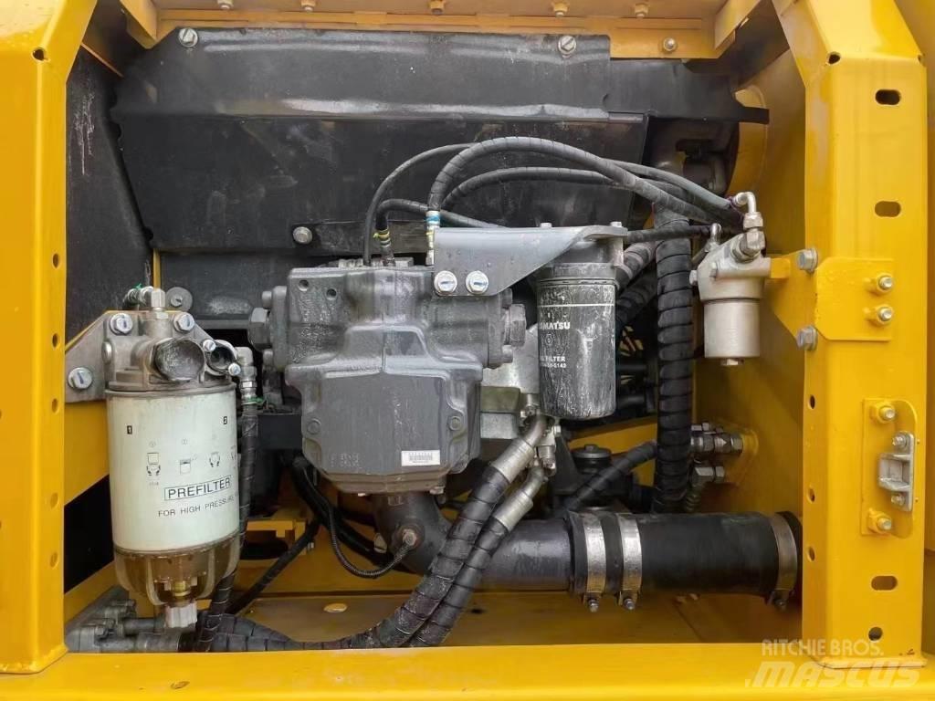Komatsu PC220-8 Верижен екскаватор