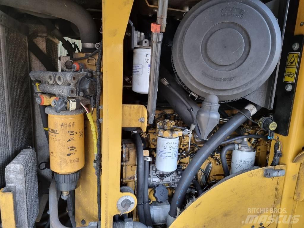 CAT 930 H Колесни товарачи