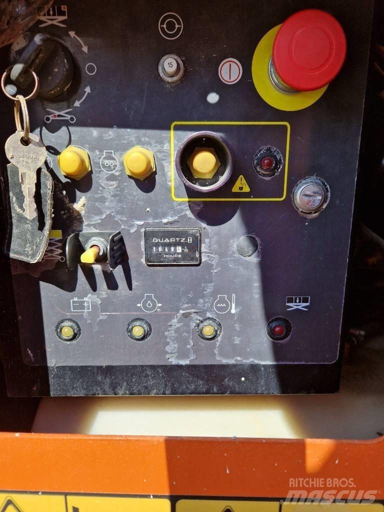 JLG 530 LRT Ножични работни платформи