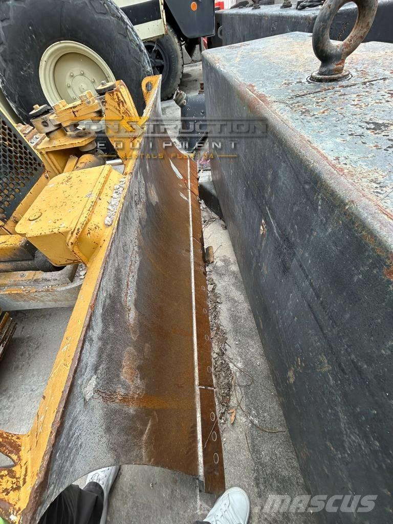 CAT D 3 C III Верижни булдозери
