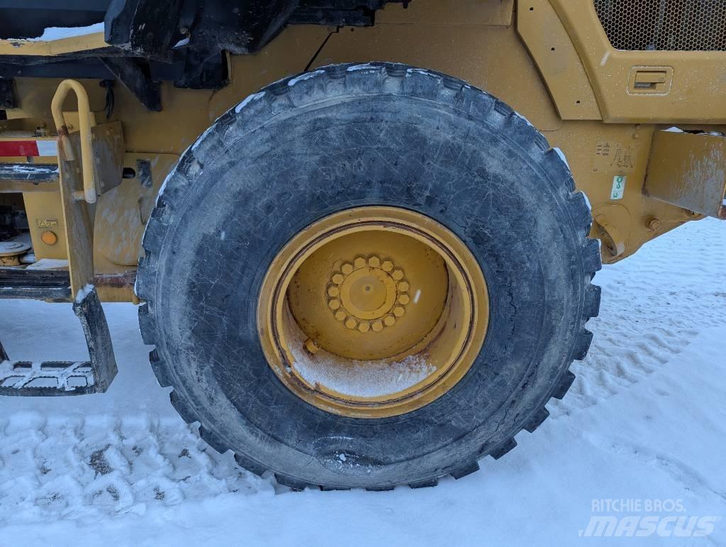 CAT 930 K Колесни товарачи