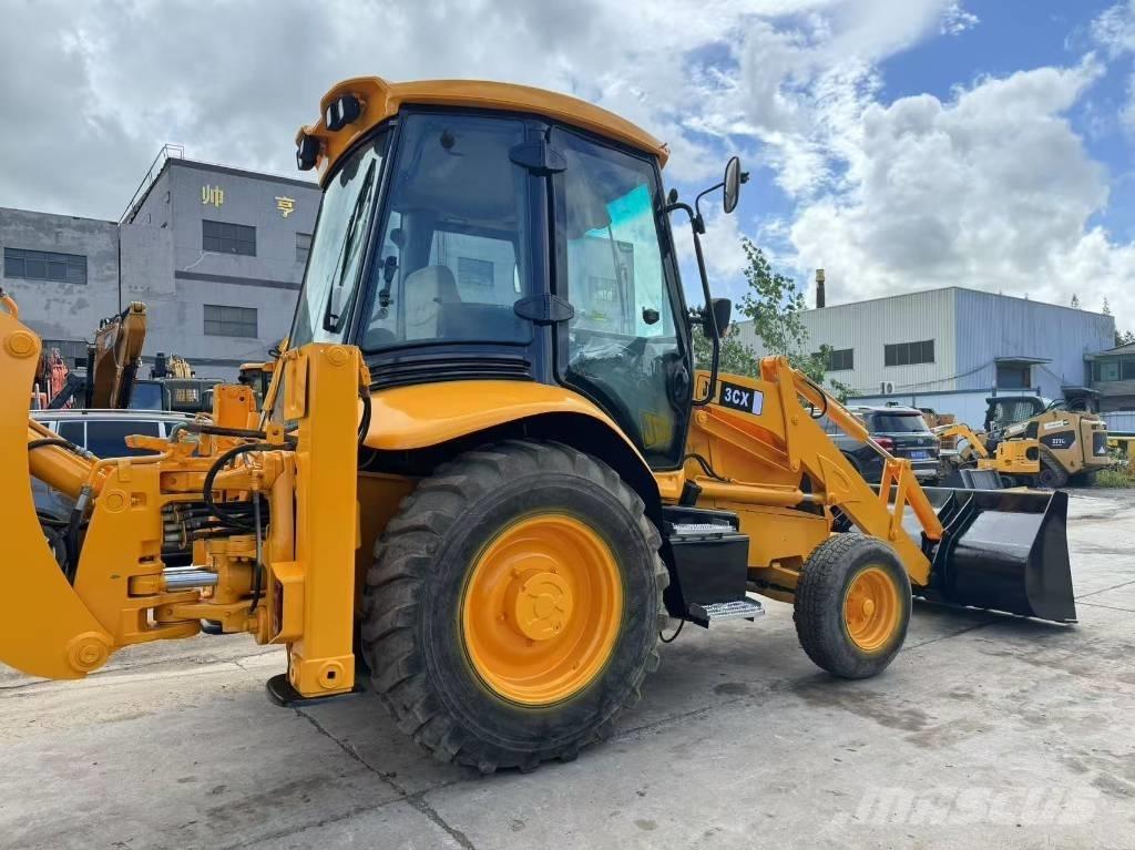 JCB 3CX Товарач със заден ексватор