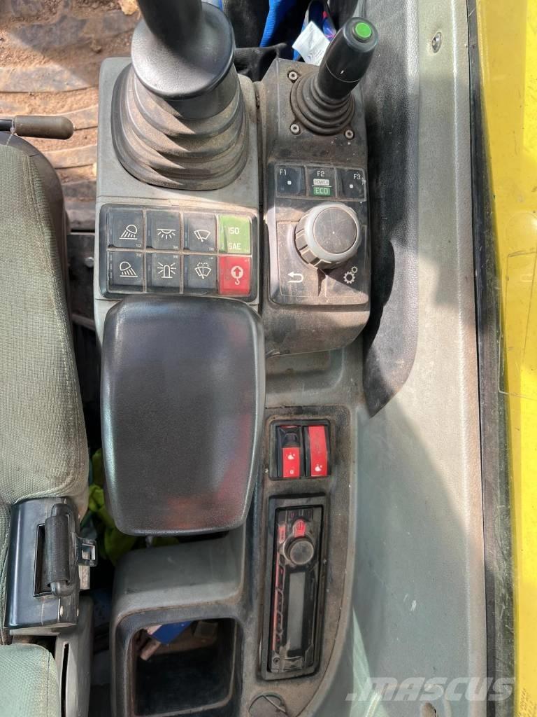 Neuson EZ 80 Средни екскаватори 7т - 12т