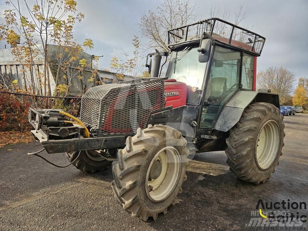 Valtra A 93H Трактори