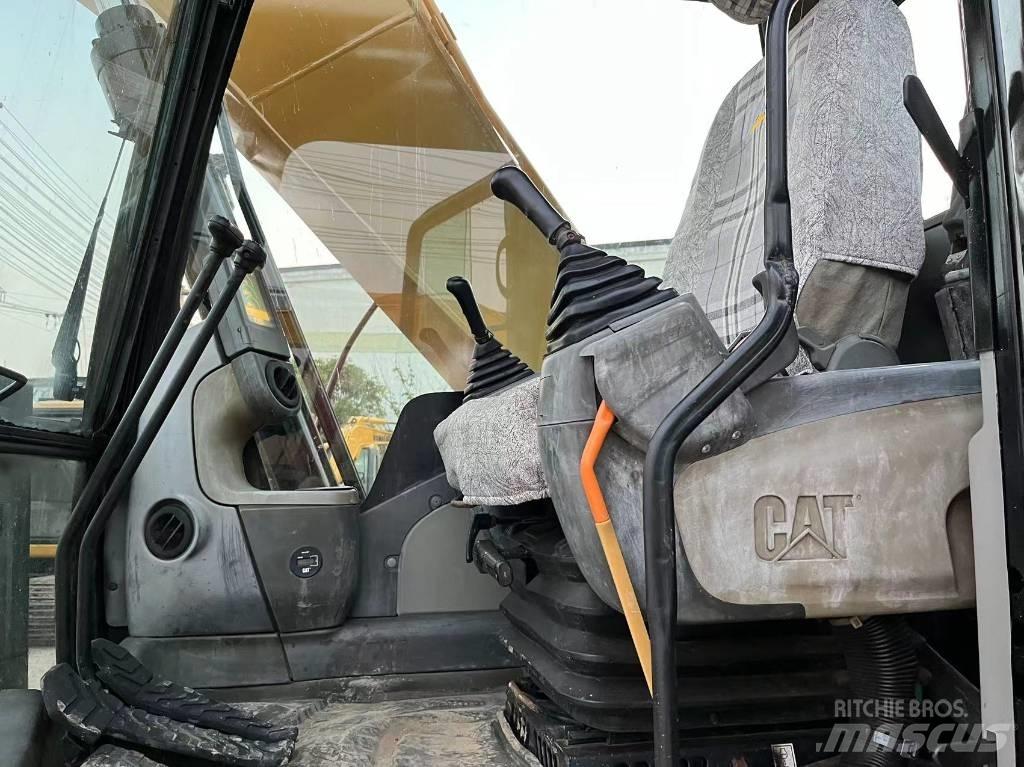 CAT 320 D Верижен екскаватор
