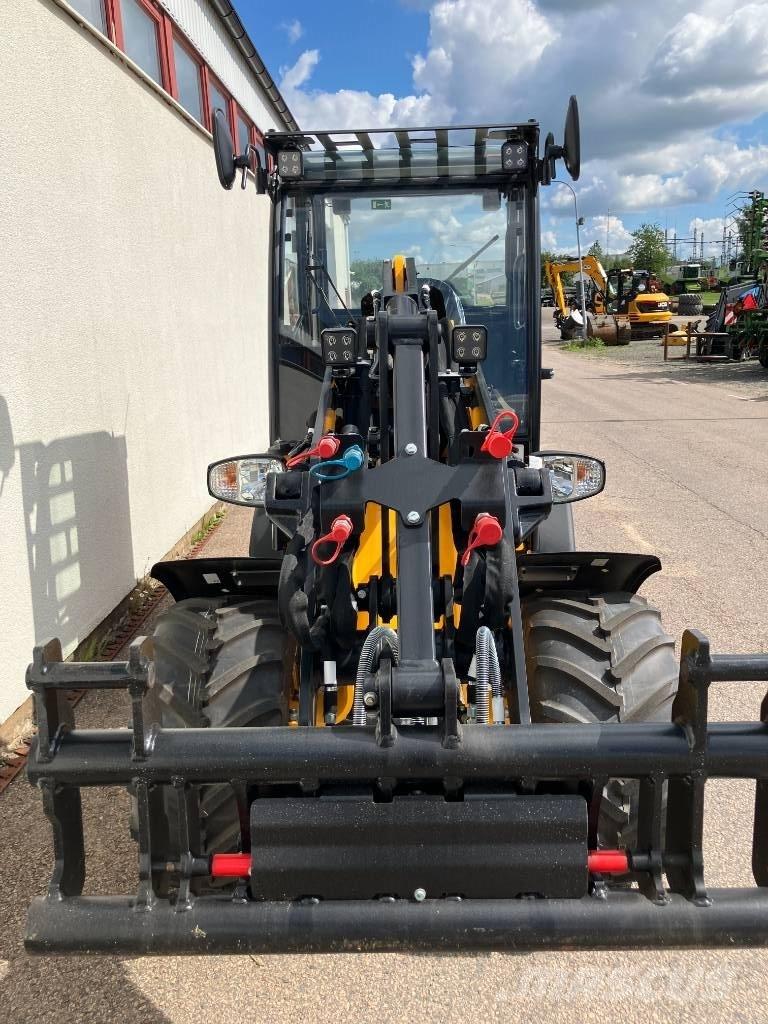JCB 403 Мини товарачи