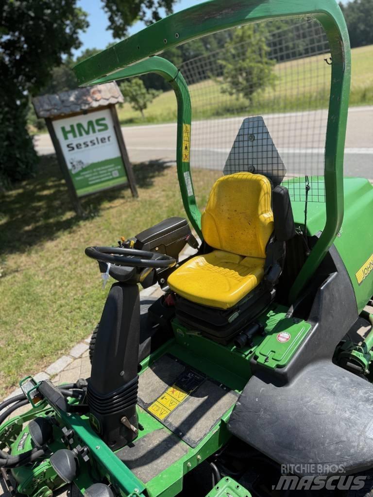 John Deere 8800 Тракторни косачки