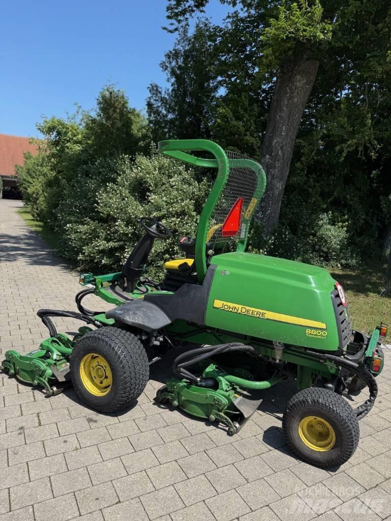 John Deere 8800 Тракторни косачки