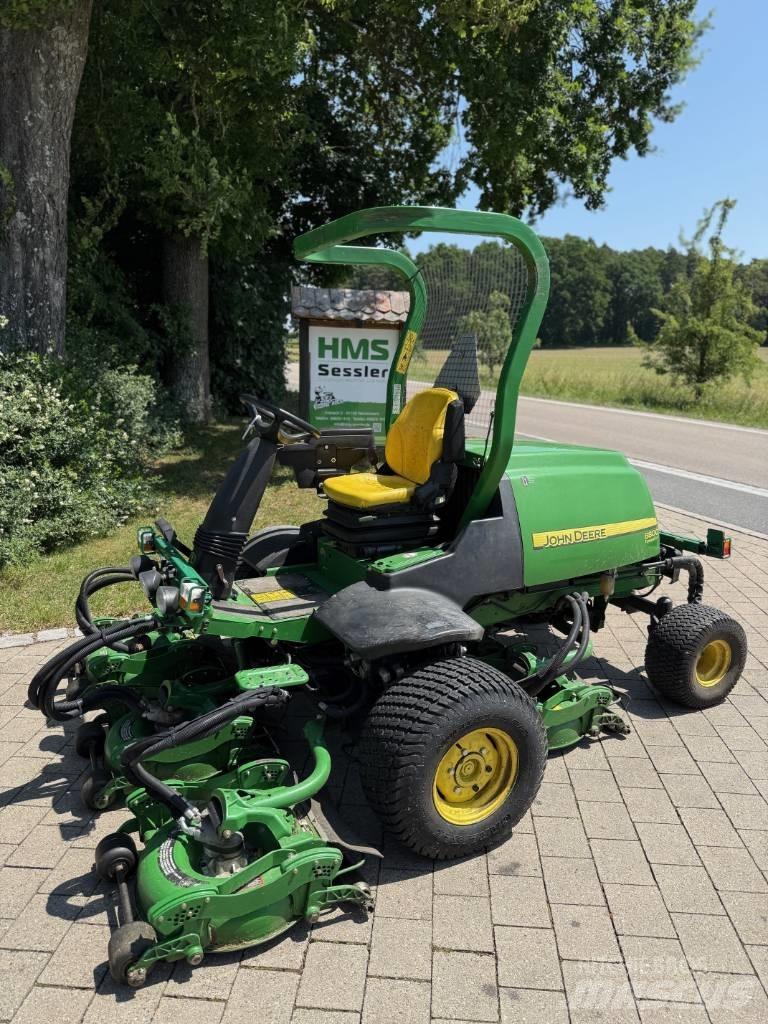 John Deere 8800 Тракторни косачки