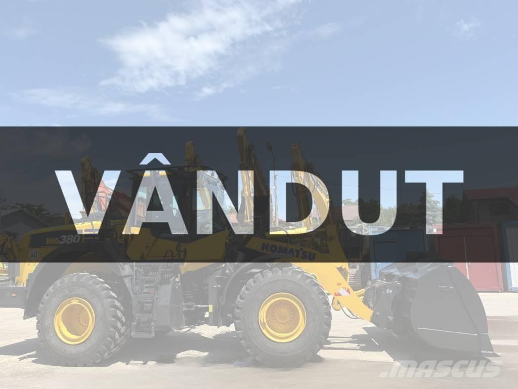 Komatsu WA380-8E0 Колесни товарачи