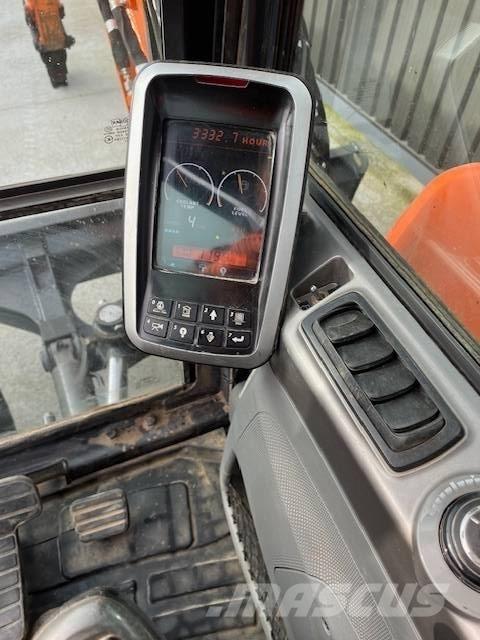 Doosan 85 Средни екскаватори 7т - 12т