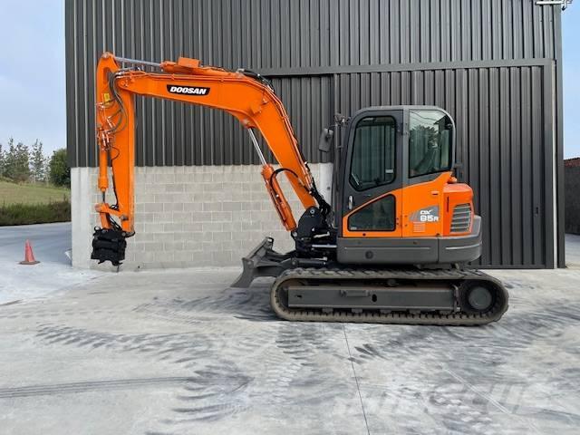 Doosan 85 Средни екскаватори 7т - 12т