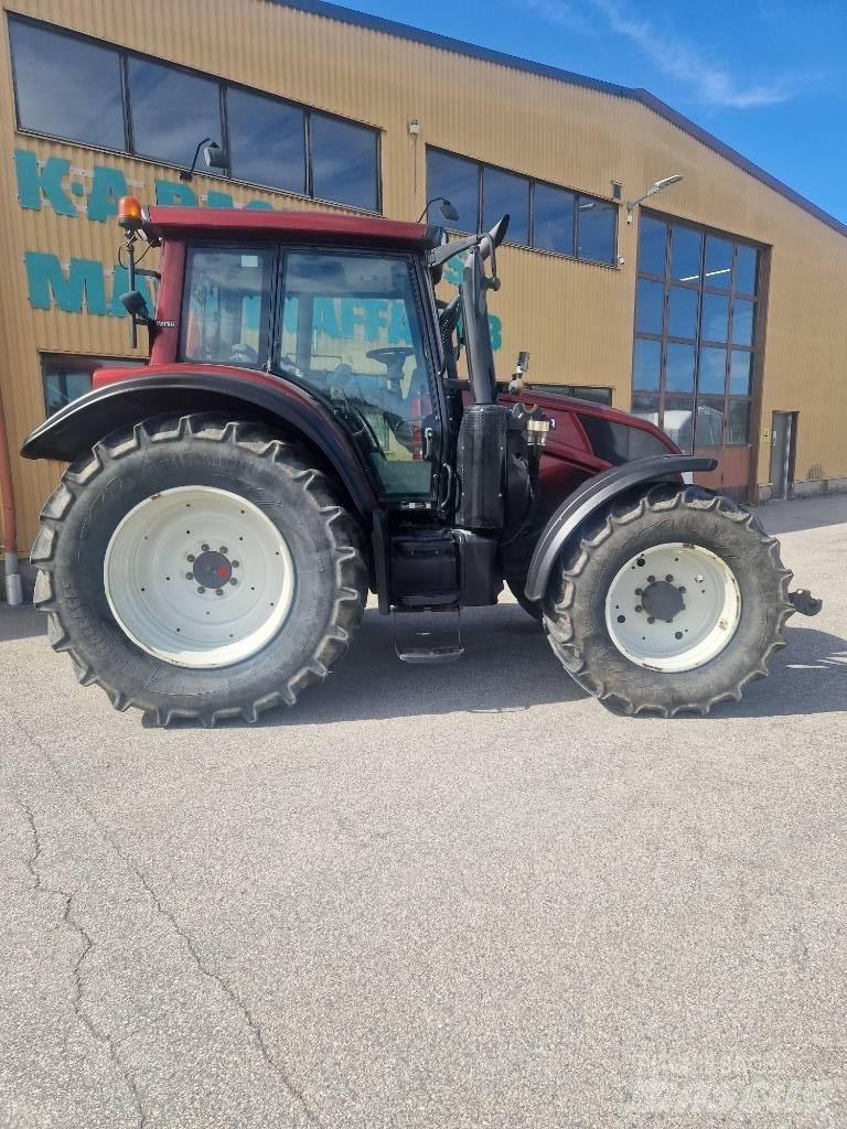Valtra N143 Трактори