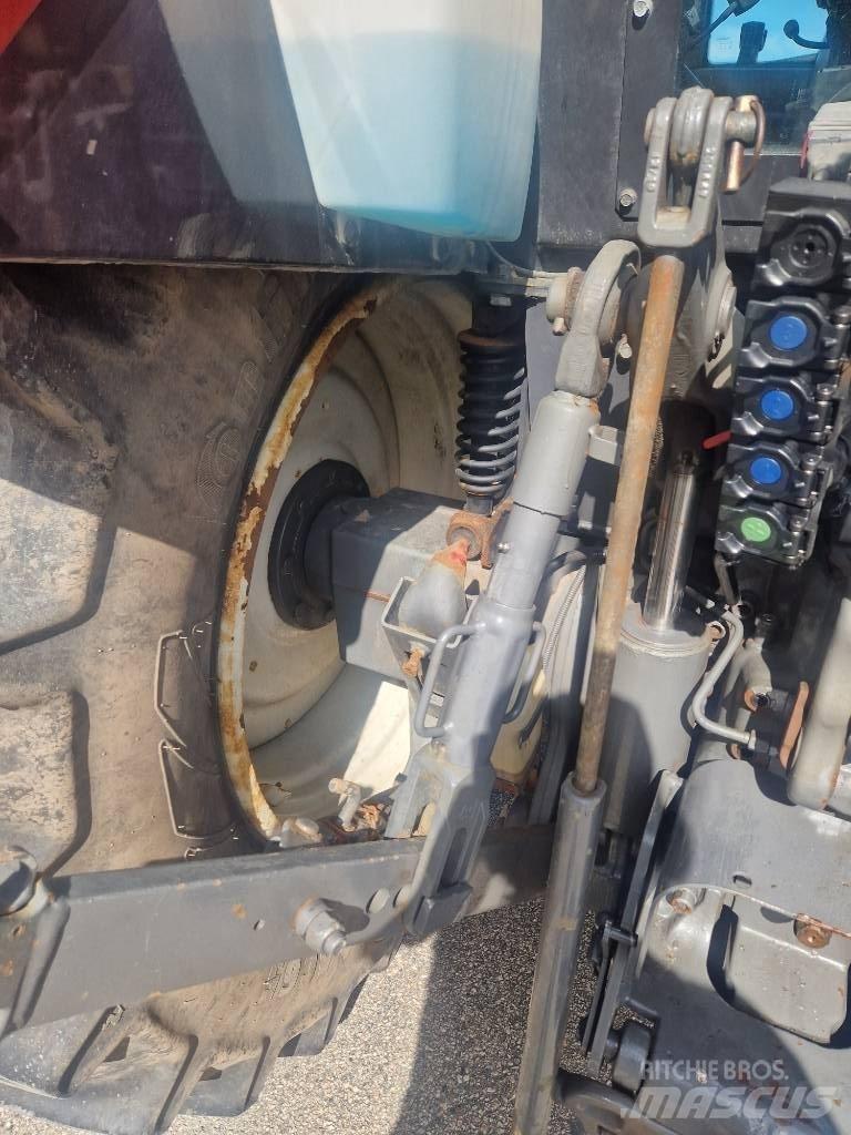 Valtra N143 Трактори