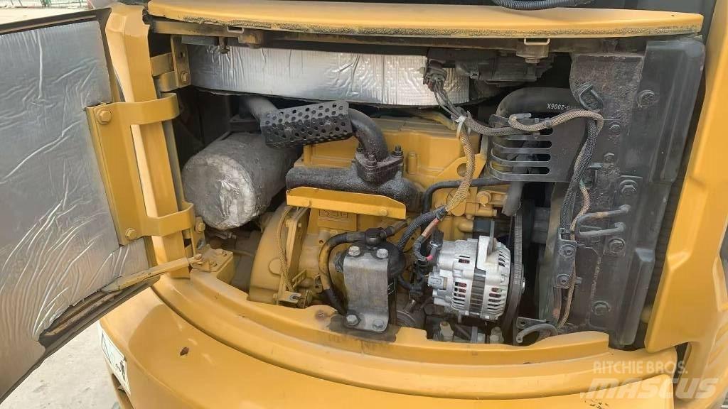 CAT 303 Верижен екскаватор