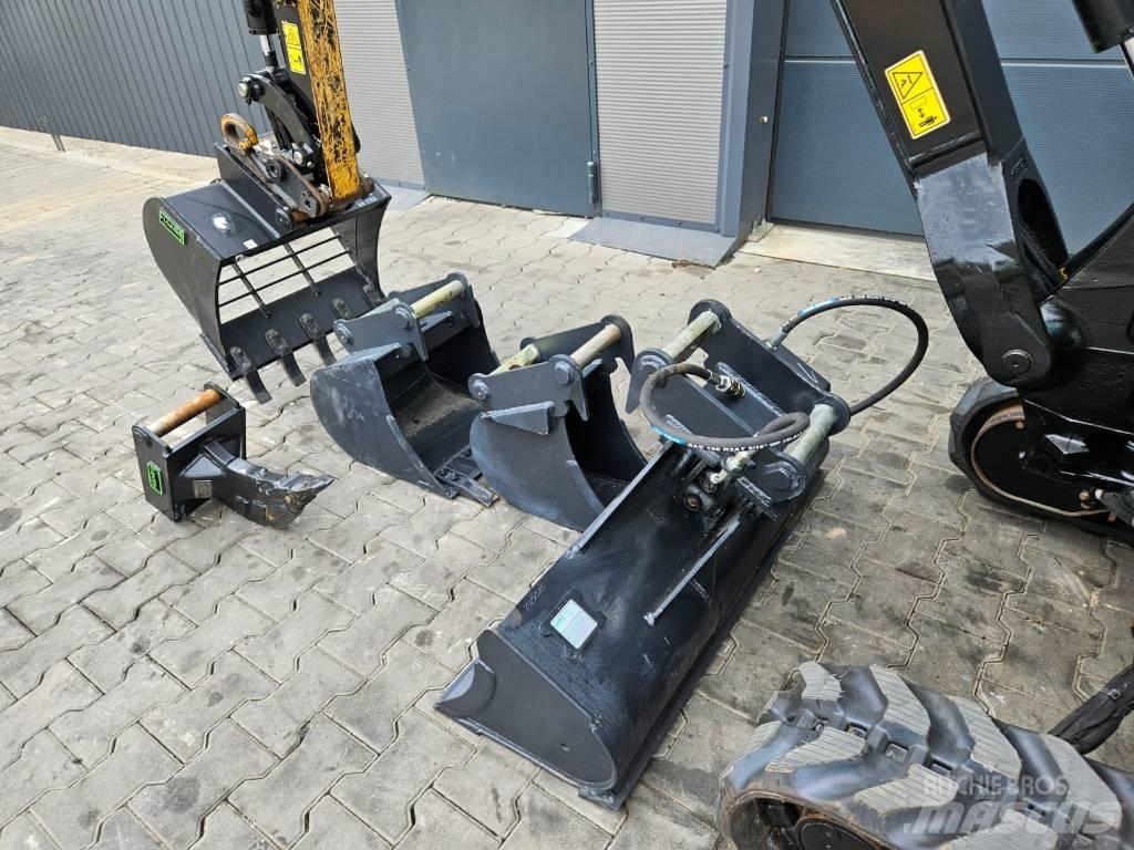 CAT 301.8 CR Мини екскаватори < 7 т