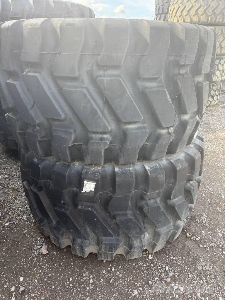 Goodyear 750/65R25 Гуми