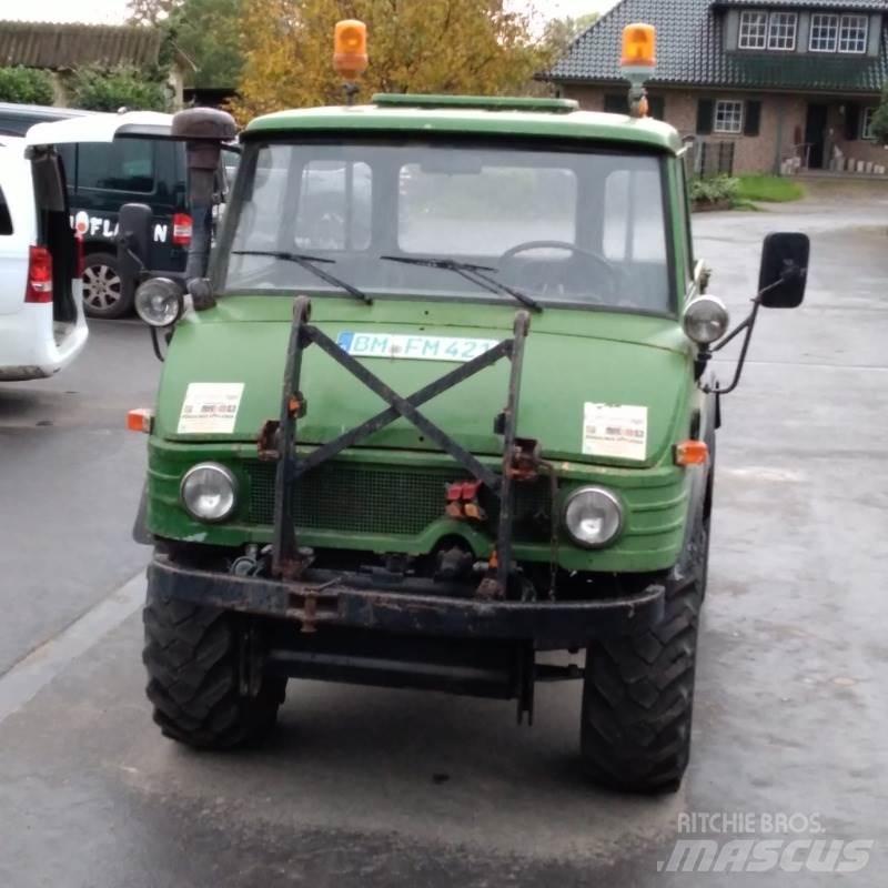Mercedes-Benz U421 Трактори