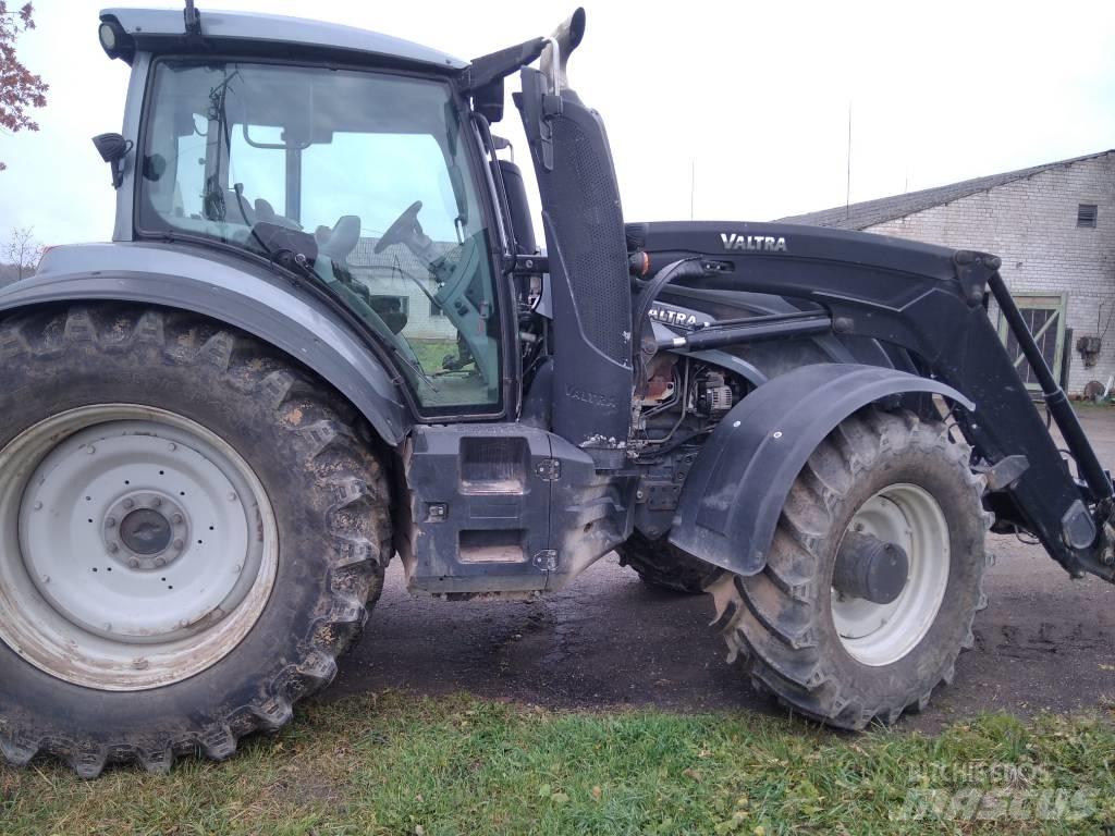 Valtra T 234 V Трактори
