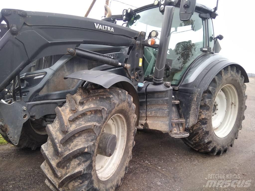 Valtra T 234 V Трактори