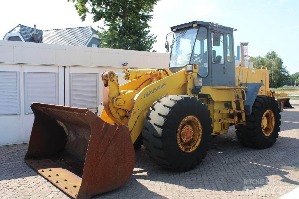 Furukawa 345 Колесни товарачи