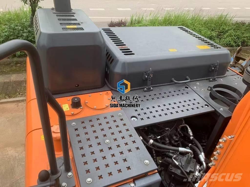 Develon DX 215 Средни екскаватори 7т - 12т