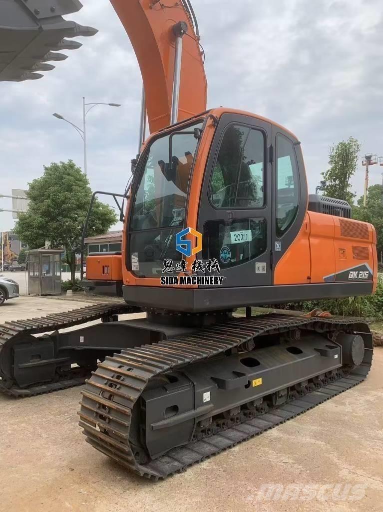 Develon DX 215 Средни екскаватори 7т - 12т