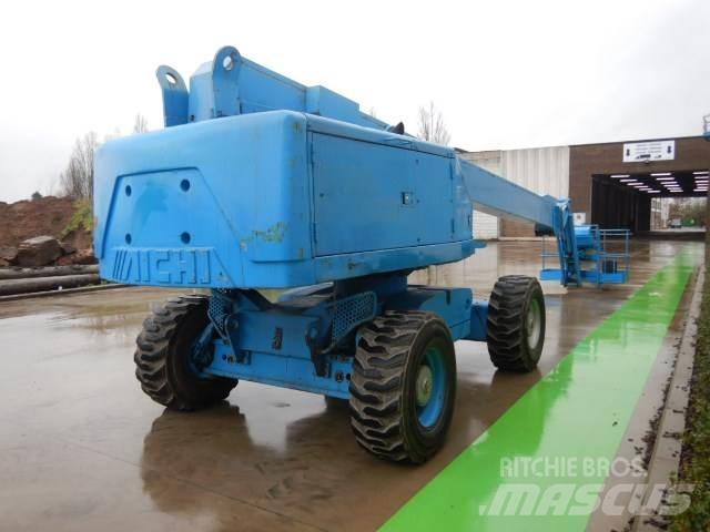 Aichi SP21AJ Телескопични повдигачи
