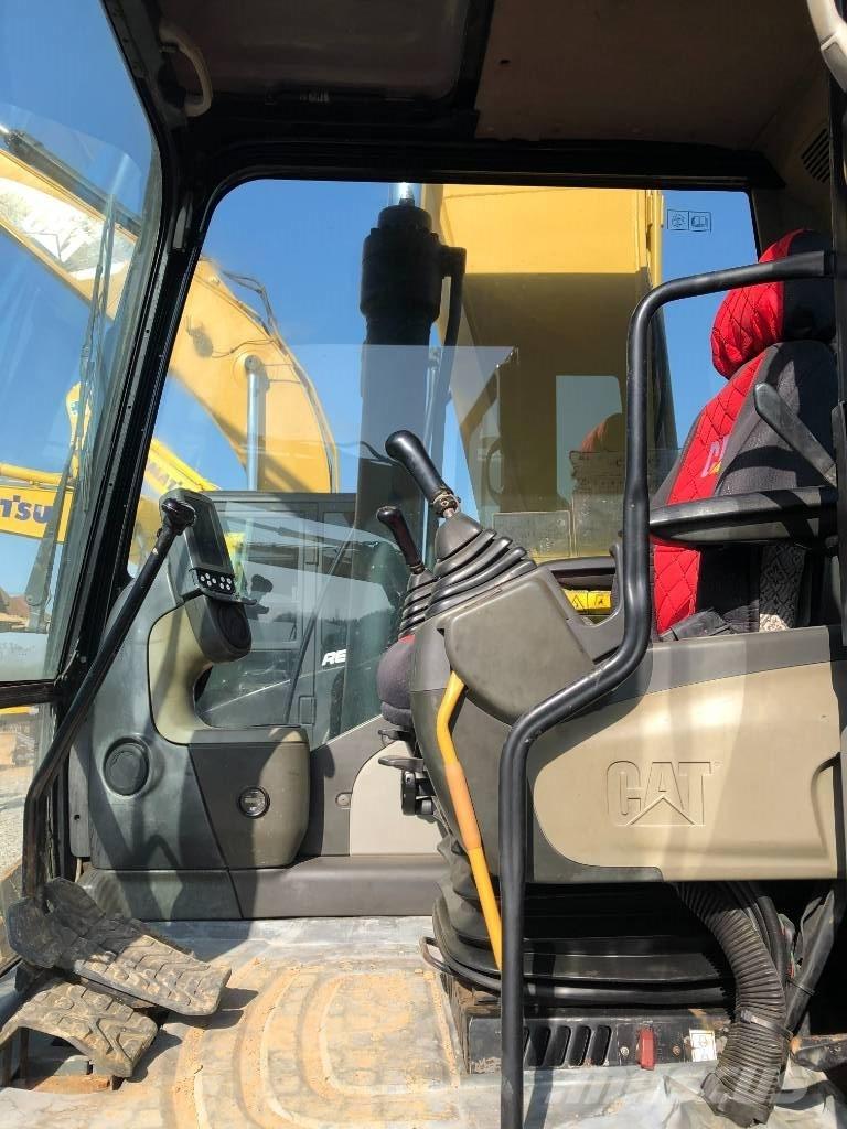 CAT 320 D Верижен екскаватор