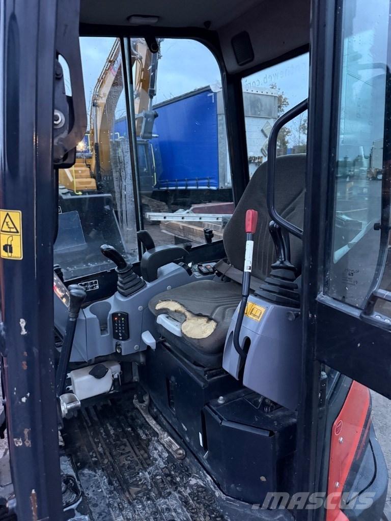 Kubota U 27-4 Мини екскаватори < 7 т