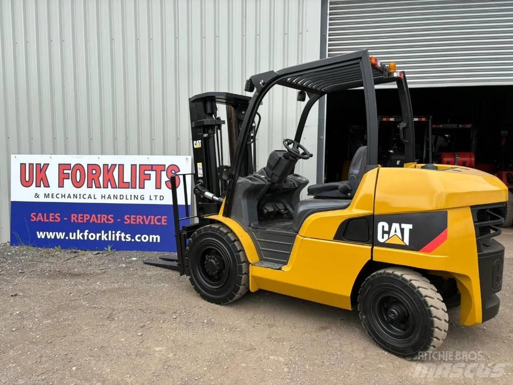 CAT DP40NT Дизелови камиони