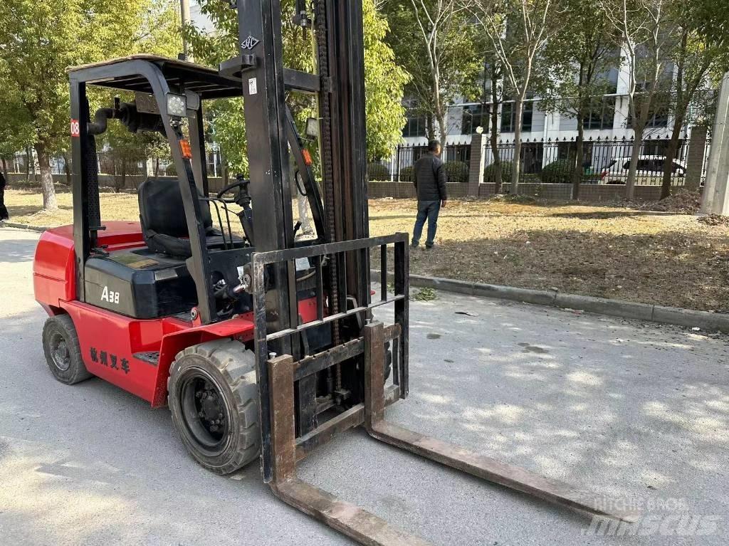 Hangcha A38 Дизелови камиони