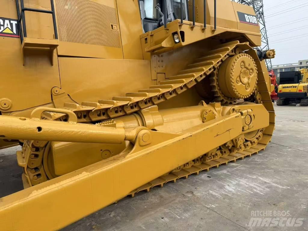 CAT D 10 R Верижни булдозери
