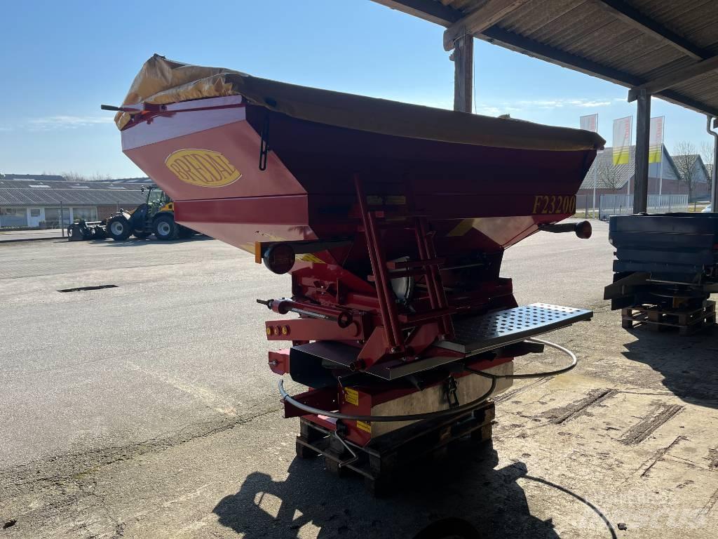 Bredal F2 3200 Напоителни системи