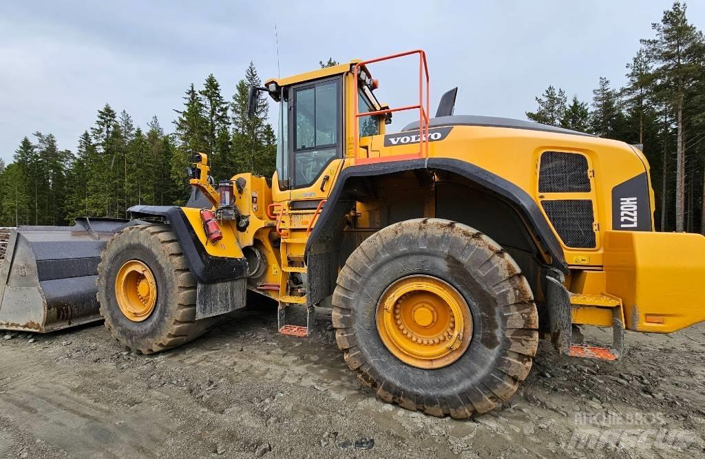 Volvo L 220 H Колесни товарачи