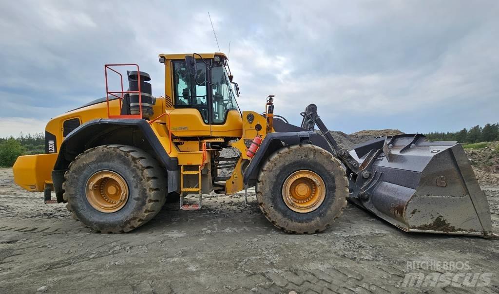 Volvo L 220 H Колесни товарачи