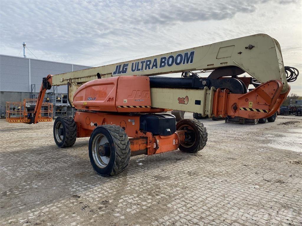 JLG 1250AJP Съчленени стрелови подемници