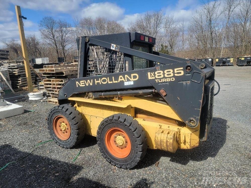 New Holland LX 885 Мини товарачи
