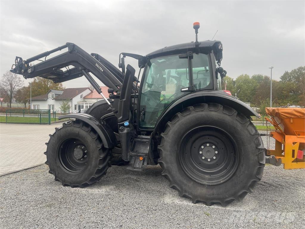 Valtra N 175 Трактори