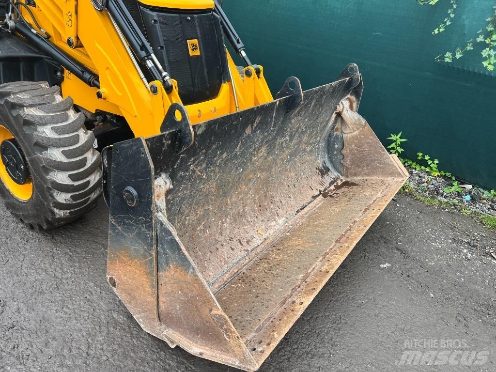 JCB 3 CX Товарач със заден ексватор