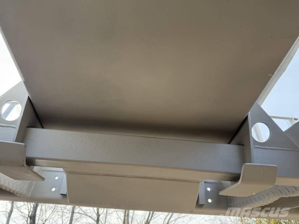 Mercedes-Benz Actros Камиони за превоз на горски машини
